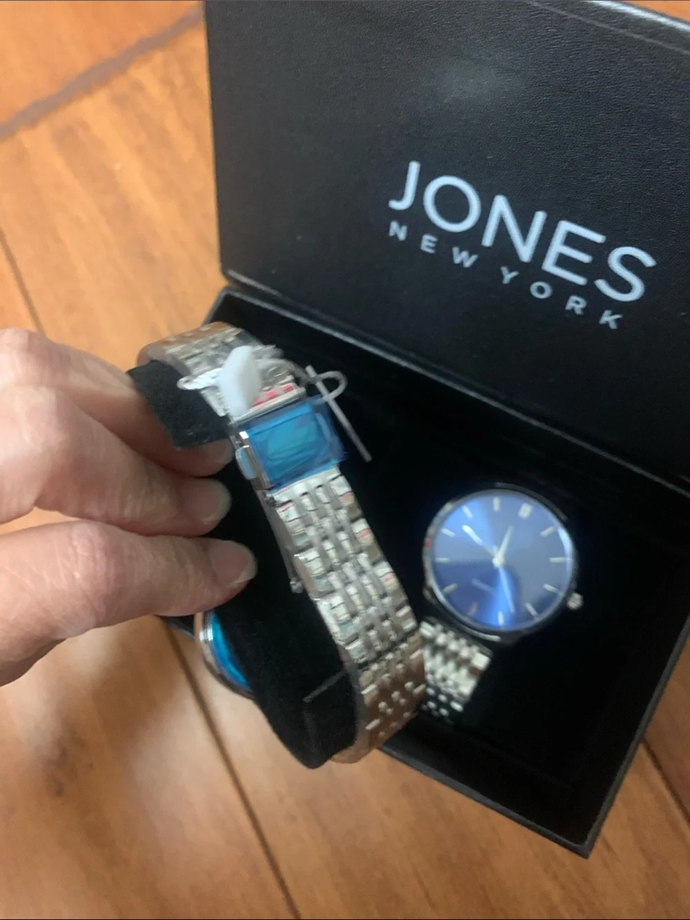 New with tag! Jones New York His & Hers Watch Set with box - need batteries